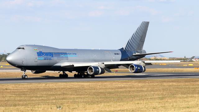 4K-BCI:Boeing 747-400: